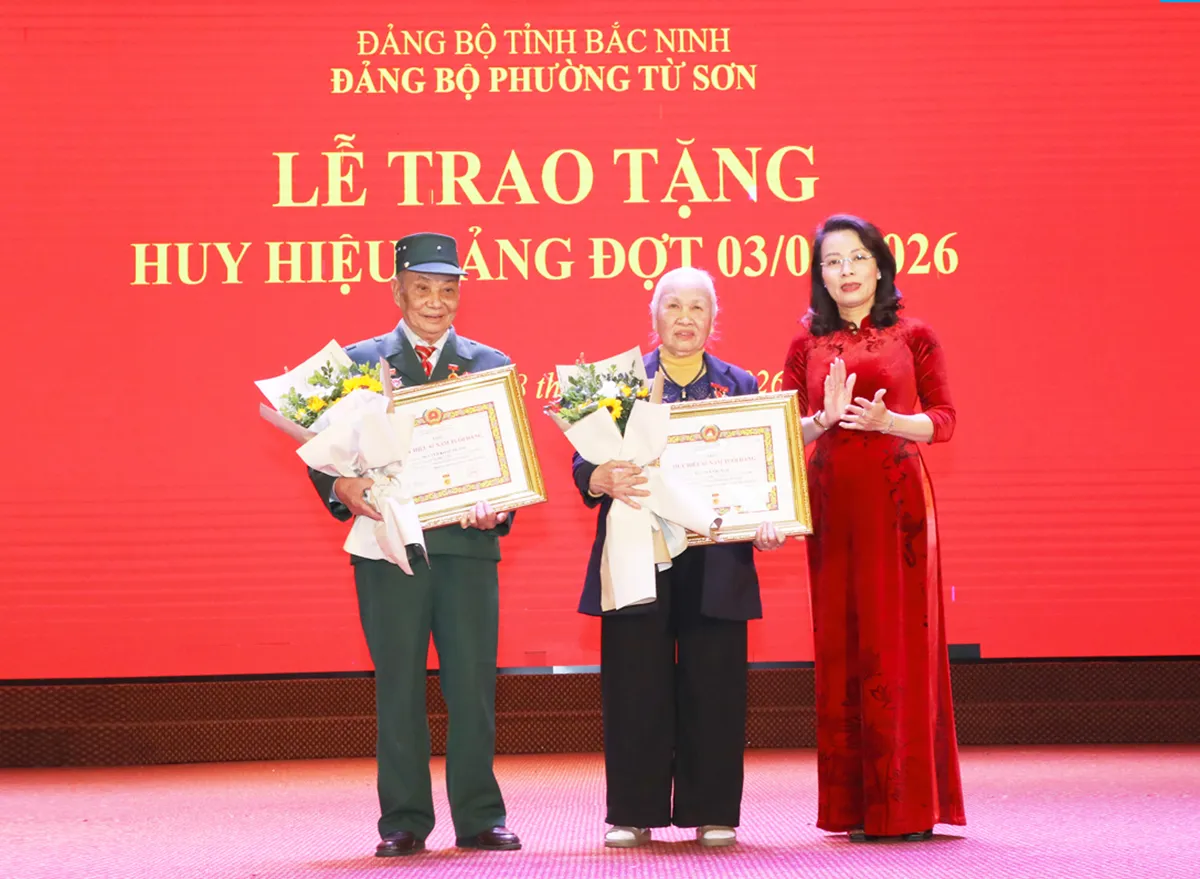 Đảng bộ tỉnh Bắc Ninh có 9.593 đảng viên được tặng, truy tặng Huy hiệu Đảng đợt 19/5...