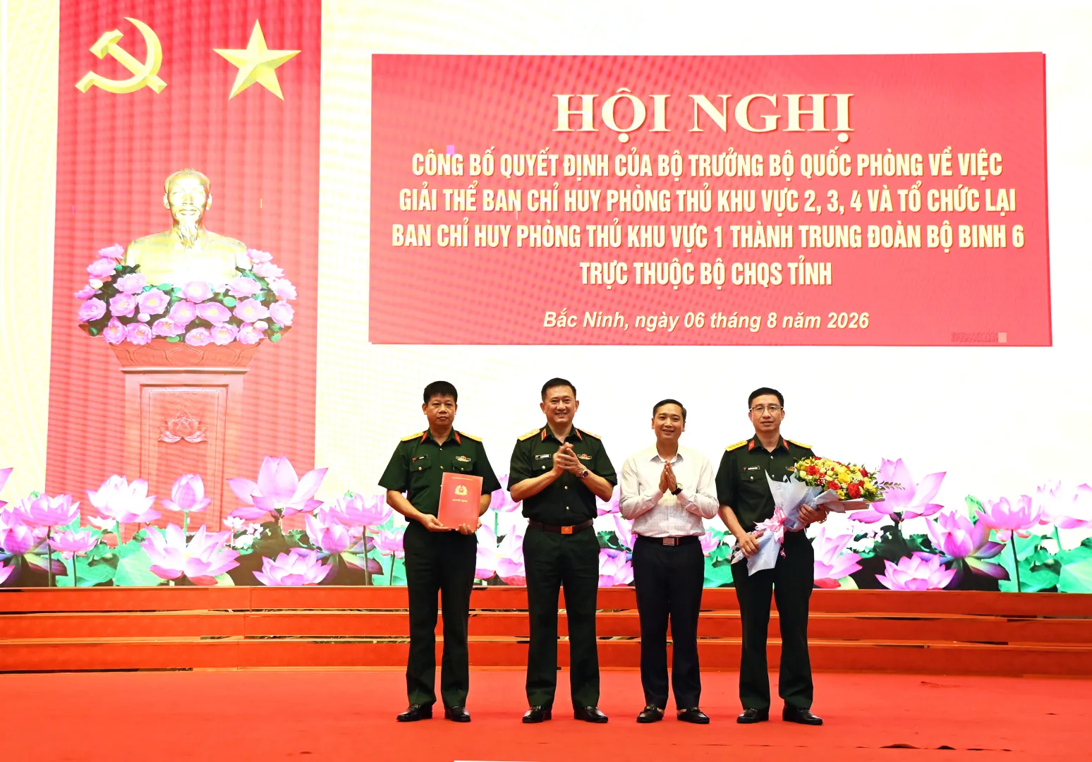 Hội nghị công bố các Quyết định của Bộ trưởng Bộ Quốc phòng tại Bộ Chỉ huy Quân sự...