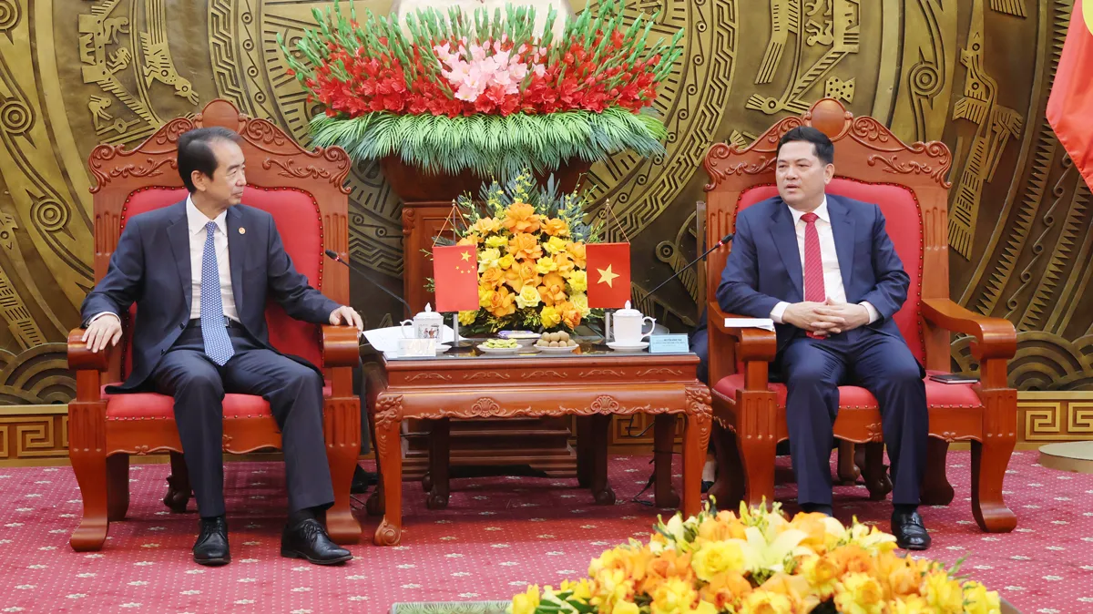 Bí thư Tỉnh ủy Nguyễn Hồng Thái tiếp xã giao Đại sứ Trung Quốc tại Việt Nam
