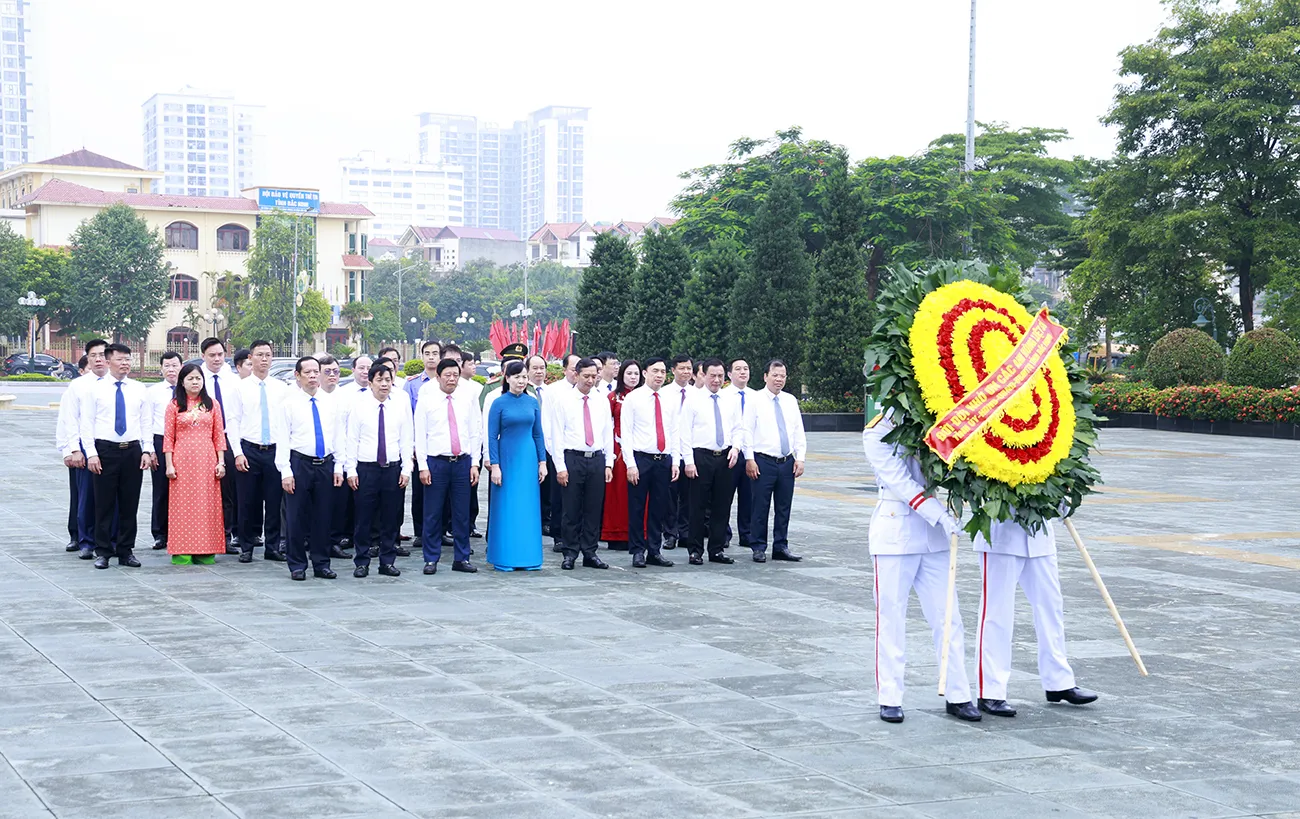 Đoàn đại biểu tỉnh Bắc Ninh dâng hương tưởng niệm các Anh hùng liệt sĩ nhân kỷ niệm...