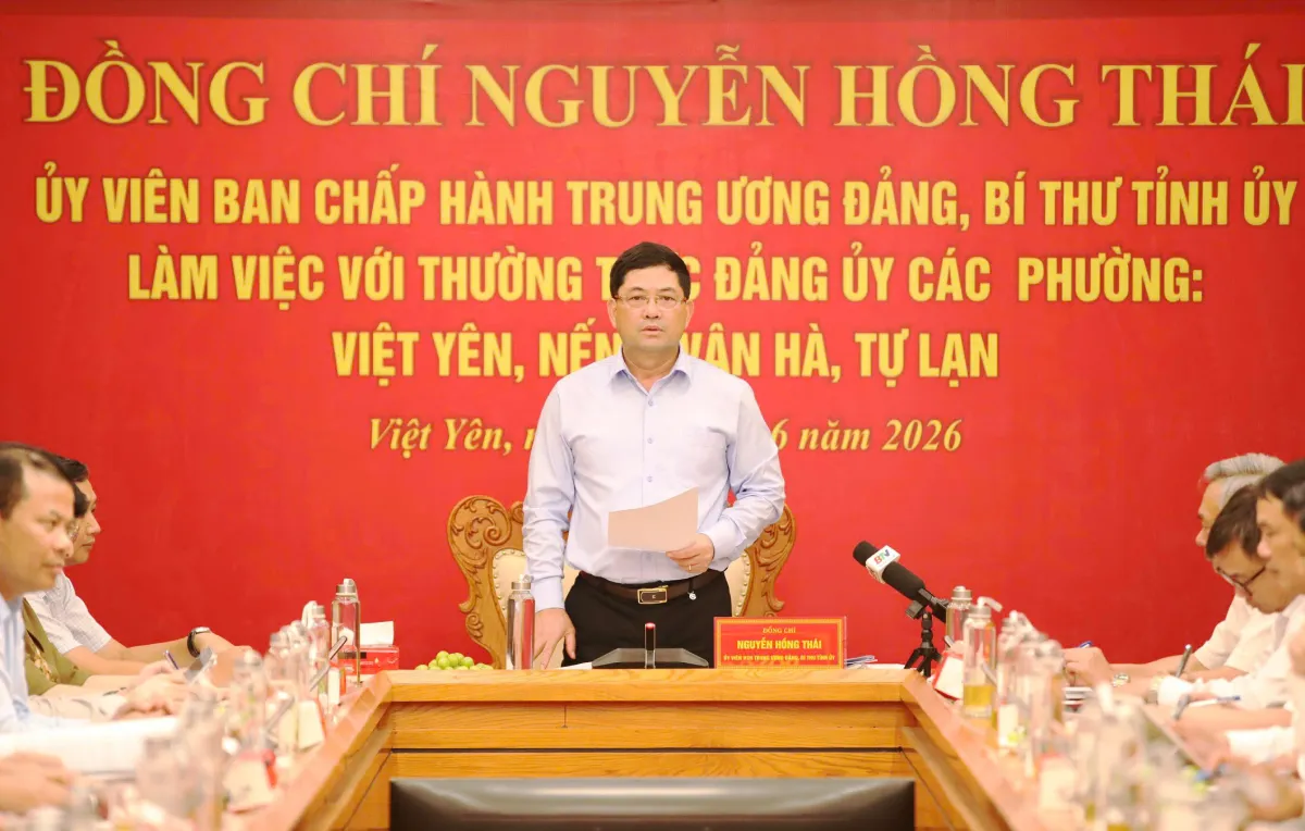 Bí thư Tỉnh ủy Nguyễn Hồng Thái làm việc với Thường trực Đảng ủy các phường khu vực...